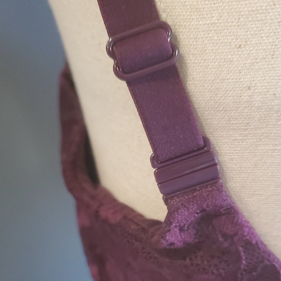 Victoria's Secret Deep Purple Lace Bra - Picture 6 of 14